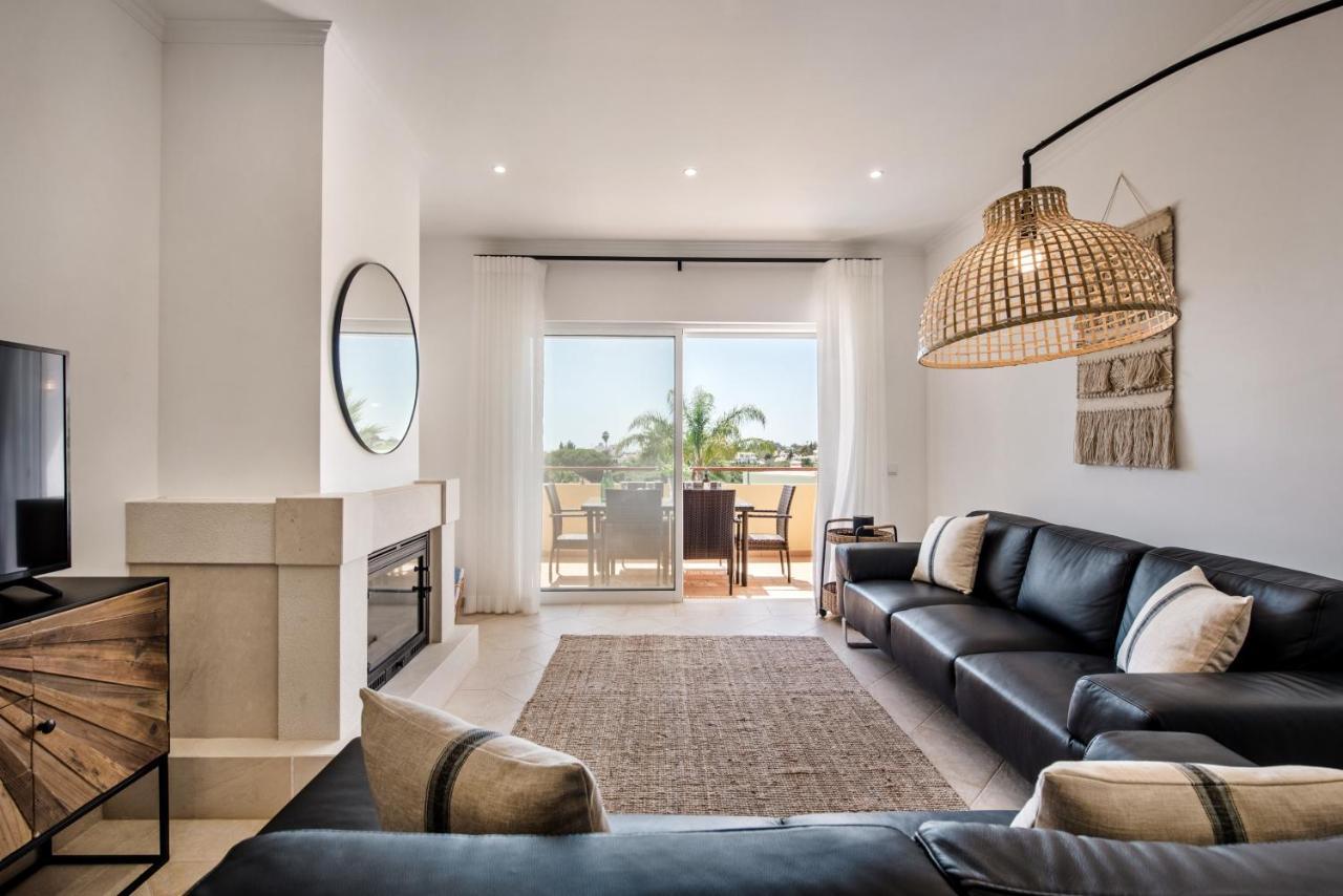 Beautiful Two Bedroom Apartment With Roof Terrace カルヴォエイロ エクステリア 写真