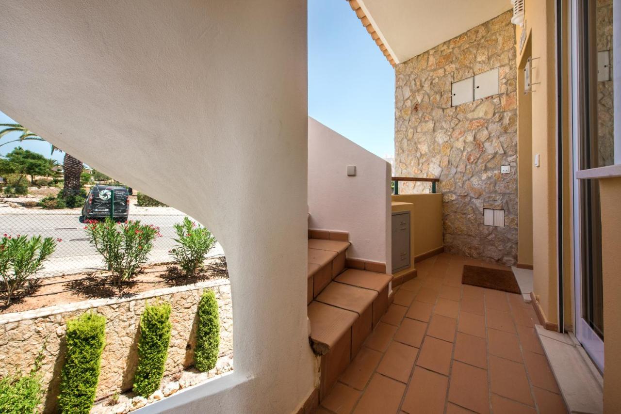Beautiful Two Bedroom Apartment With Roof Terrace カルヴォエイロ エクステリア 写真
