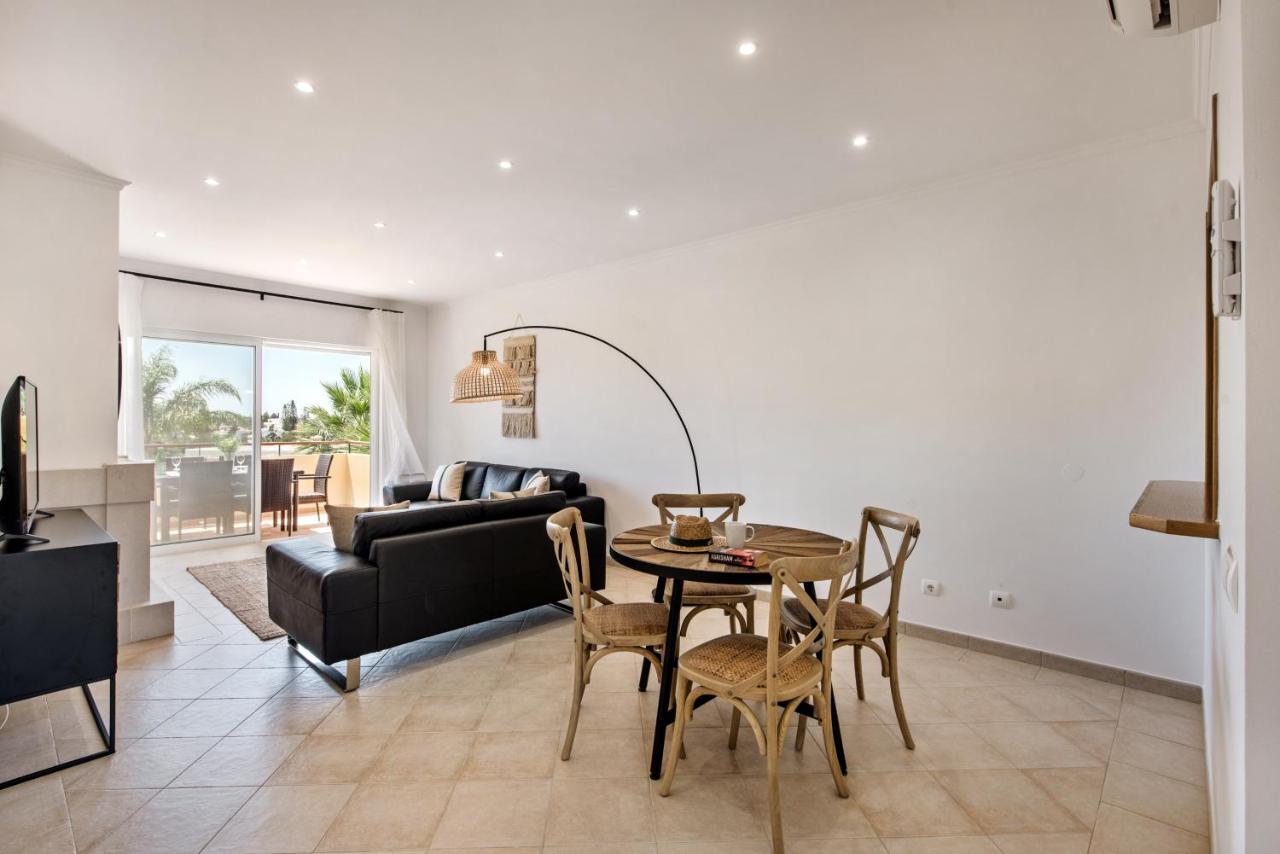 Beautiful Two Bedroom Apartment With Roof Terrace カルヴォエイロ エクステリア 写真