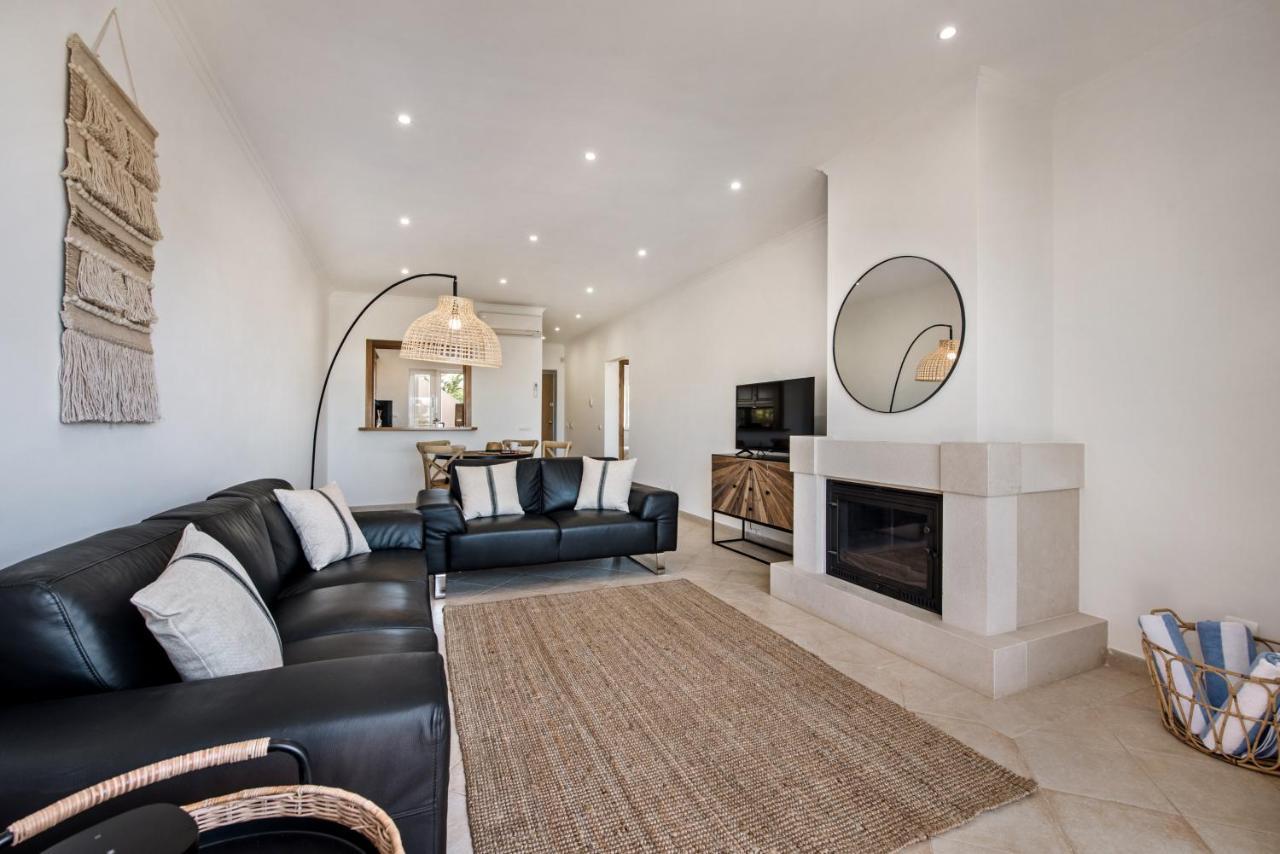 Beautiful Two Bedroom Apartment With Roof Terrace カルヴォエイロ エクステリア 写真